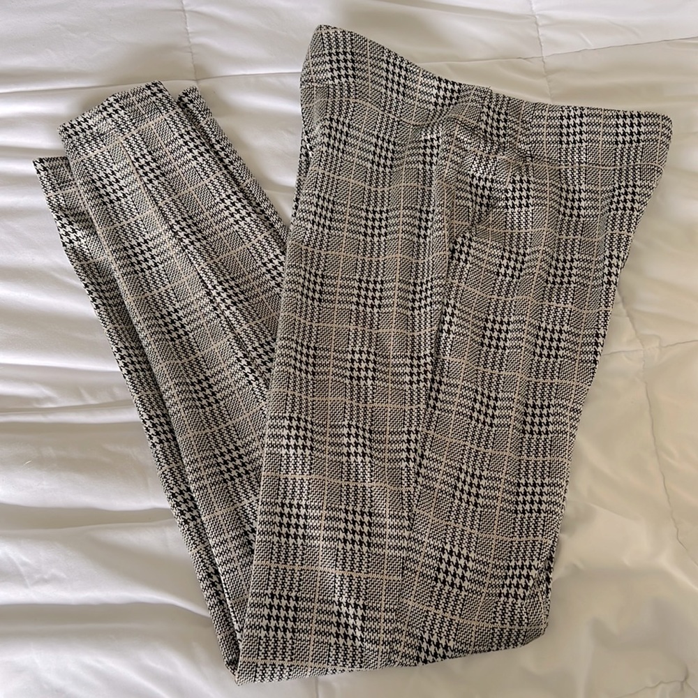NWT Max Studio Houndstooth Slim Trousers